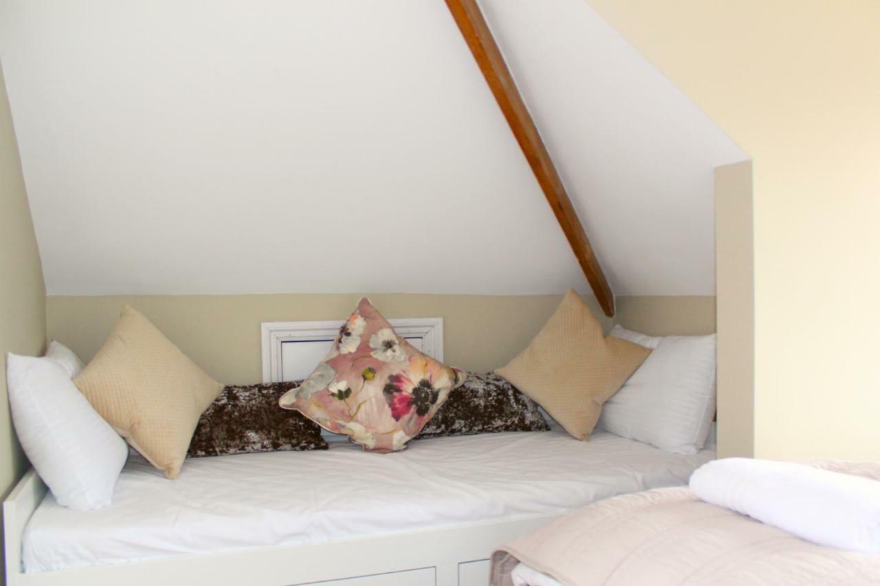 Central Bath House Group Accommodation ภายนอก รูปภาพ